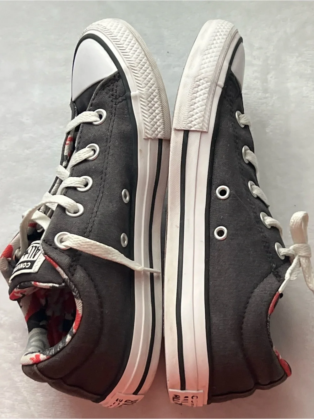 Converse Kids Black Low-Top Sneakers with White Laces, Size 4 (US)
